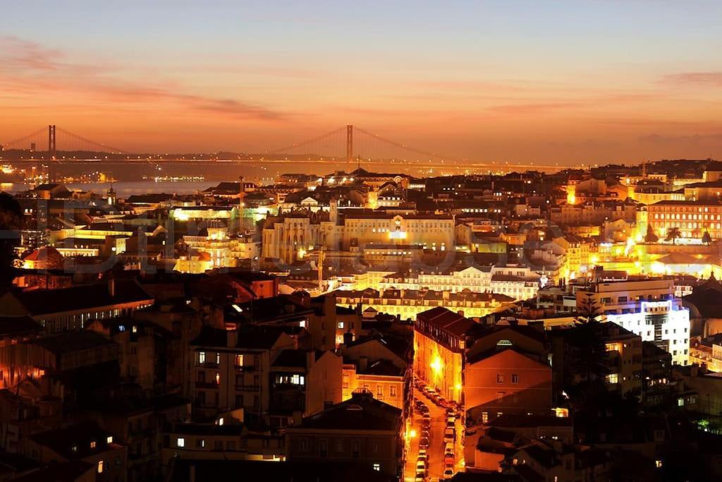 Windows Of Bica-great View Over River * Lissabon